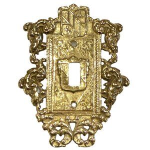 Vintage Virginia Metalcrafters Ornate Brass Light Switch Plate Heraldic Castle